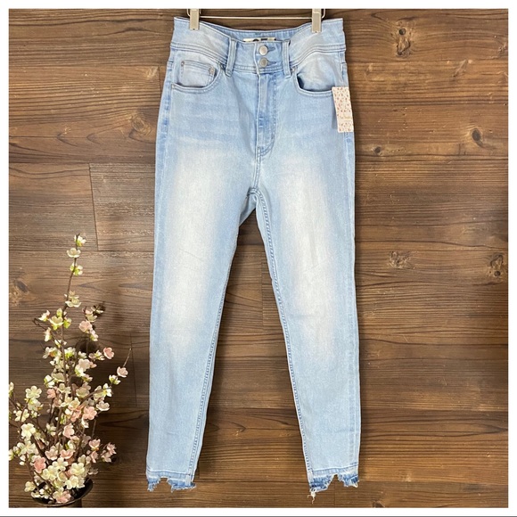 NWT We the Free Wild Child Skinny Jeans - Picture 4 of 6